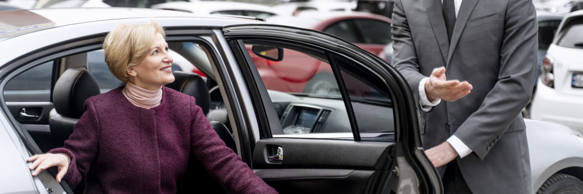 Spotlimo provides professional airport travel service in Chicago
