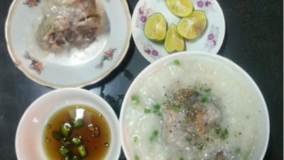 Góc ẩm thực: Ăn “cháo cùi” tại quán nhỏ mà ngon đến “lịm” người ngay sân ga Quảng Bình