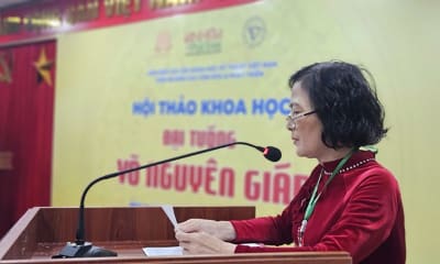 Viện trưởng Viện Nghi&ecirc;n cứu Văn h&oacute;a v&agrave; Ph&aacute;t triển Nguyễn B&iacute;ch H&agrave; ph&aacute;t biểu khai mạc hội thảo.