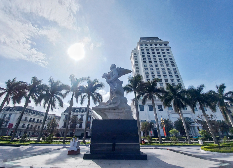 Theo thời gian, trong thanh bình, quê hương ngày càng phát triển.