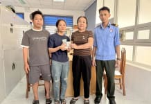 Xúc động: Người tốt trả 46 triệu đồng nhặt được ở cổng bệnh viện Trả lại 46 triệu đồng nhặt được tại cổng bệnh viện