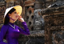 Chiếc áo dài truyền thống của phụ nữ Việt Nam đã tạo nên một bản sắc văn hóa vô cùng hoàn mỹ. Ảnh: N.L.Sáng