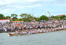 Lễ hội đua thuyền trên sông Nhật Lệ thuộc huyện Quảng Ninh và TP. Đồng Hới là 1 trong 7 DSVHPVT quốc gia của Quảng Bình.