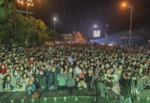 Hàng ngàn du khách và người dân địa phương tham gia Phong Nha Countdown Party 2023.