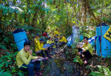 Nghề porter một trong những nghề mới phát triển gầy đây, tạo cơ hội việc làm ổn định cho nhiều lao động vùng di sản.
