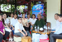 Các thành viên CLB dân ca Cảnh Dương sinh hoạt định kỳ hàng tháng.