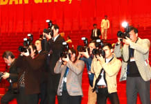 Phóng viên tác nghiệp. (Ảnh: TTXVN)