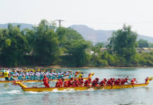 Lễ hội đua thuyền truyền thống huyện Bố Trạch là dịp để quảng bá hình ảnh con người, du lịch của địa phương.