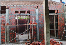 Công tác sửa chữa, xây mới nhà ở cho gia đình người có công với cách mạng luôn được huyện Lệ Thủy quan tâm.  