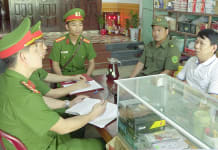 Lực lượng Công an xã Hưng Trạch thường xuyên bám địa bàn, nắm bắt tình hình  trong nhân dân.