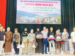 Trao tặng 1.541 suất quà cho hộ nghèo, hộ khó khăn tại xã Hướng Hiệp