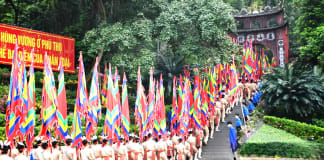 Đền Hùng là biểu tượng thiêng liêng, nơi cội nguồn đất Việt, mỗi người dân Việt Nam dù ở nơi đâu vẫn luôn đều hướng về.