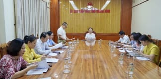 (QBĐT) - Chiều nay, 27/6, Ban tổ chức “Cuộc vận động (CVĐ) sáng tác văn học nghệ thuật kỷ niệm 420 năm hình thành tỉnh Quảng Bình (1604-2024); 75 năm Ngày Quảng Bình quật khởi” (1949-2024) và 35 năm Ngày tái lập tỉnh (1989-2024) tổ chức cuộc họp do đồng chí Hoàng Xuân Tân, Tỉnh ủy viên, Phó Chủ tịch UBND tỉnh, Trưởng ban tổ chức chủ trì. Tham dự có đại diện lãnh đạo các sở, ban, ngành, đơn vị liên quan.