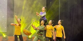 Một trong những điểm nhấn của chương trình là những tiết mục văn nghệ đặc sắc