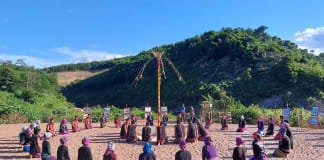 Tham gia lớp tập huấn là những nghệ nhân, già làng, trưởng bản, người có uy tín và đồng bào dân tộc Bru-Vân Kiều ở xã Trọng Hóa.