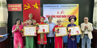 Trao bằng công nhận danh hiệu NNDG Việt Nam và kỷ niệm chương “Vì sự nghiệp văn nghệ dân gian 