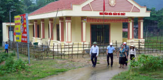 Nhà văn hoá bản Cổ Tràng, xã Trường Sơn (Quảng Ninh) được xây dựng khang trang, đáp ứng nhu cầu sinh hoạt văn hóa cộng đồng của người dân.