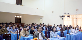 Các đại biểu và học viên tham dự khai mạc lớp tập huấn.