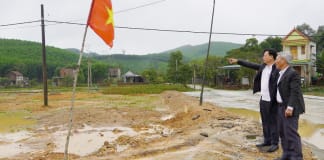 Lãnh đạo xã Liên Trạch luôn quan tâm, sâu sát việc đầu tư xây dựng cơ sở hạ tầng ở địa phương.