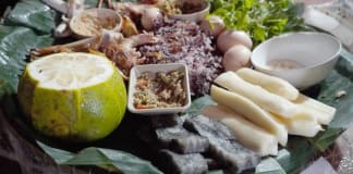 Món bánh A-dơ truyền thống độc đáo của người Bru-Vân Kiều.