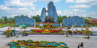 Quảng trường Hồ Chí Minh mùa xuân. (Ảnh: Nguyễn Hải)