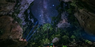 Khám phá hố sụt Kong collapse-một sản phẩm du lịch của Jungle Boss.