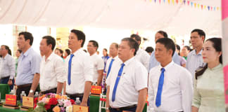 Các đại biểu tham dự tại buổi lễ.