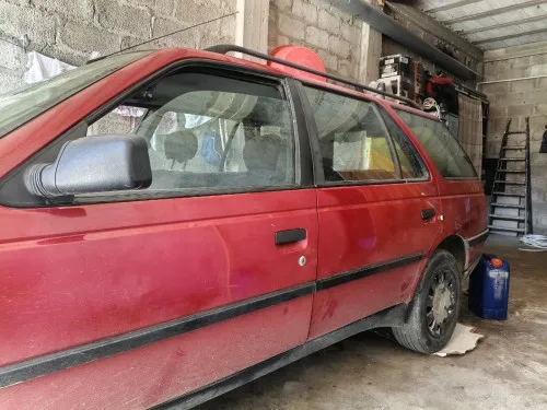 Peugeot 405
