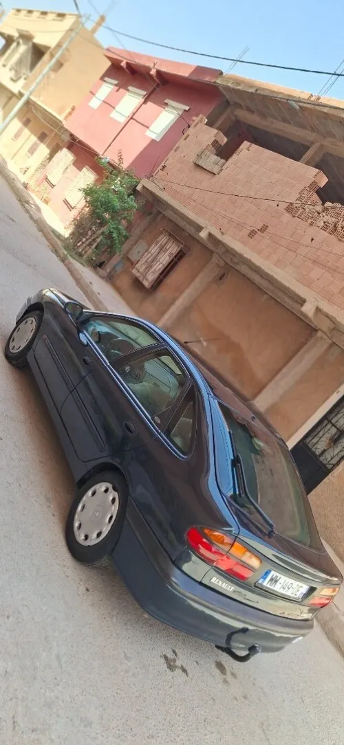 Renault Laguna 1