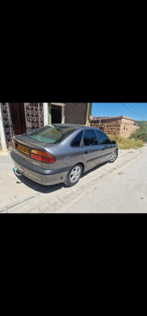 Renault Laguna 1