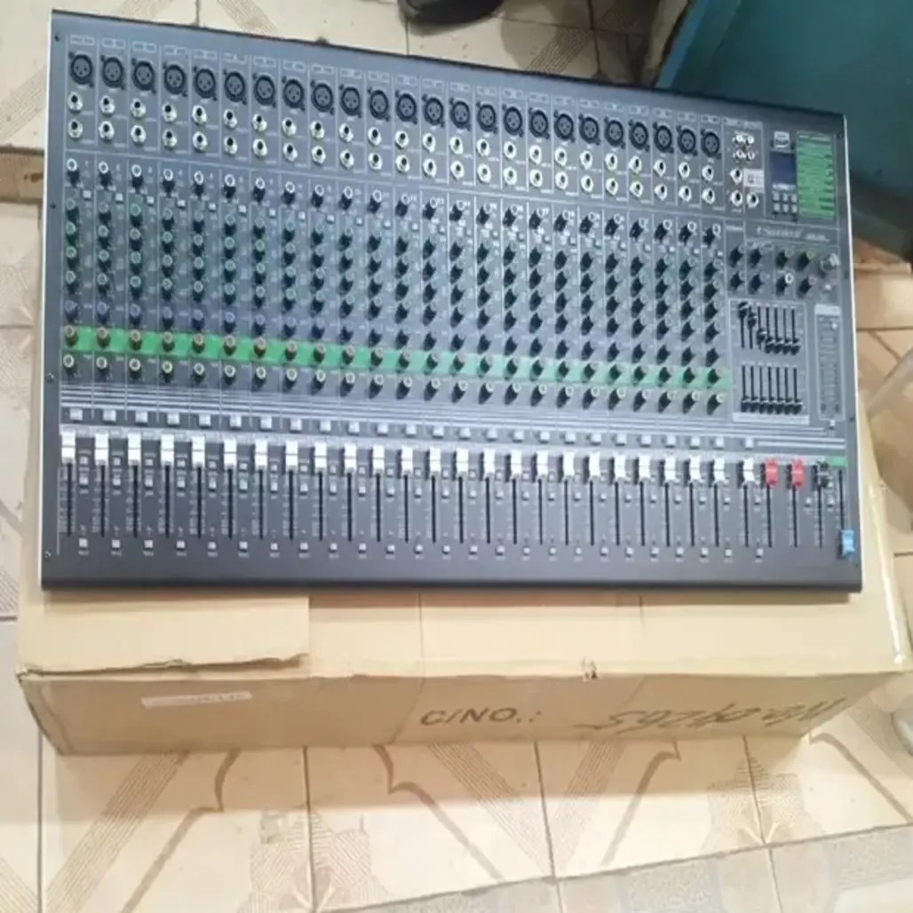 Soundcraft BE16 Professional 16-Channel Analog Mixer SOUNDCRAFT Integrated USB Port, Bluetooth, and Recording Out in Kenya Professional 16-Channel Analog Mixing Console in Nairobi main view audio equipment Kenya