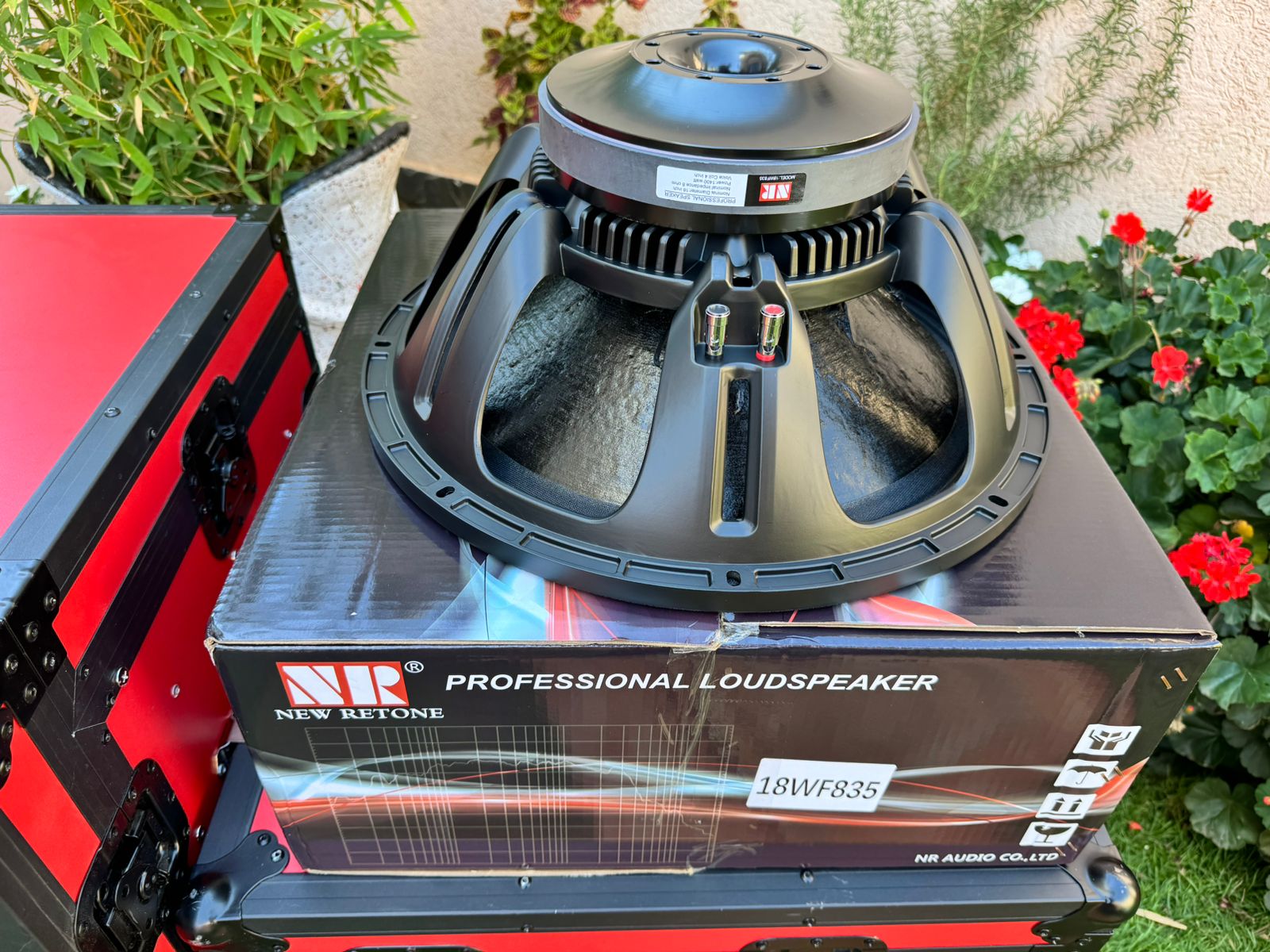 NR 18WF 835 Speaker - Image 1