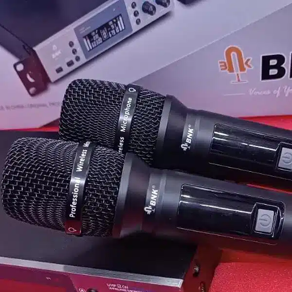 BNK BM200 Wireless Microphone - Image 1