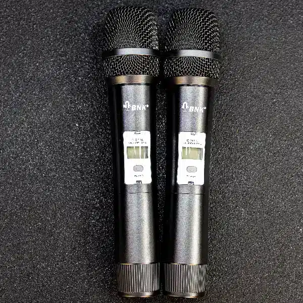 BNK CE5 UHF Digital Wireless Microphone BNK Digital Wireless System main view audio equipment Kenya