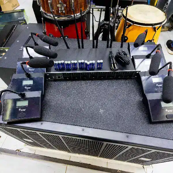 ES800CON UHF Digital Wireless Microphone - Image 1