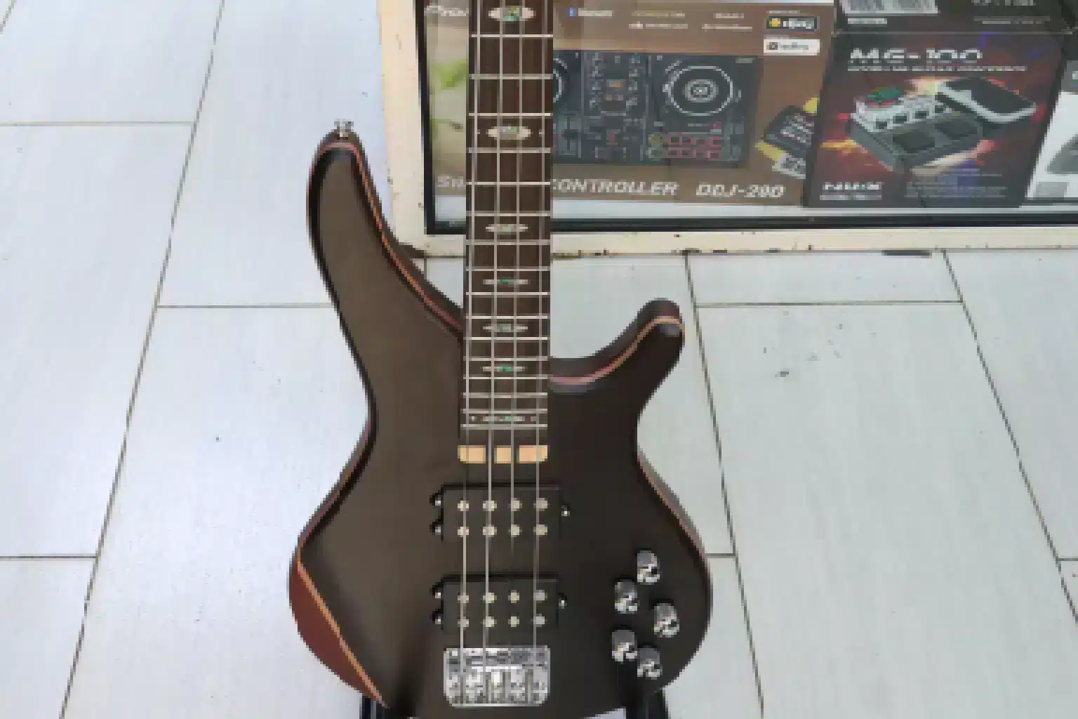 Ibanez Active 4 Strings Bass Guitar - Image 1