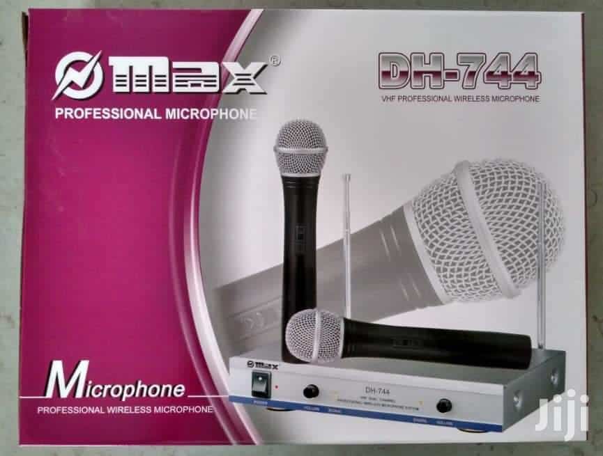 Max 744 Wireless Microphone - Image 1