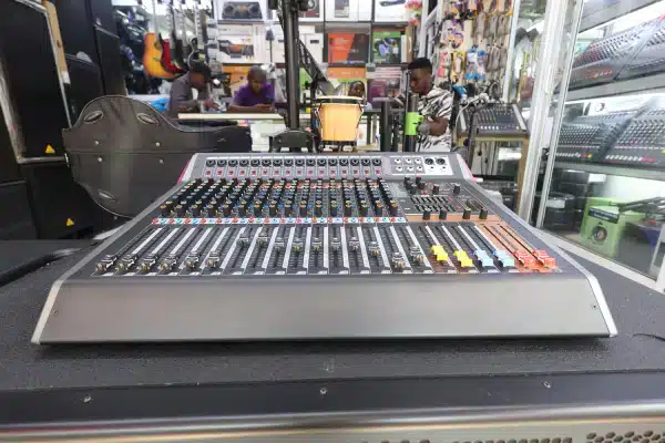 Pev Pro VX 160 16 Channel Mixer - Image 1