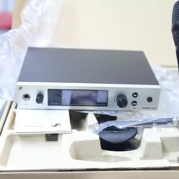 Sennheiser EW 300-500 G4 Professional High-Bandwidth Wireless System SENNHEISER EM 300-500 G4 (Rack-Mount) main view audio equipment Kenya