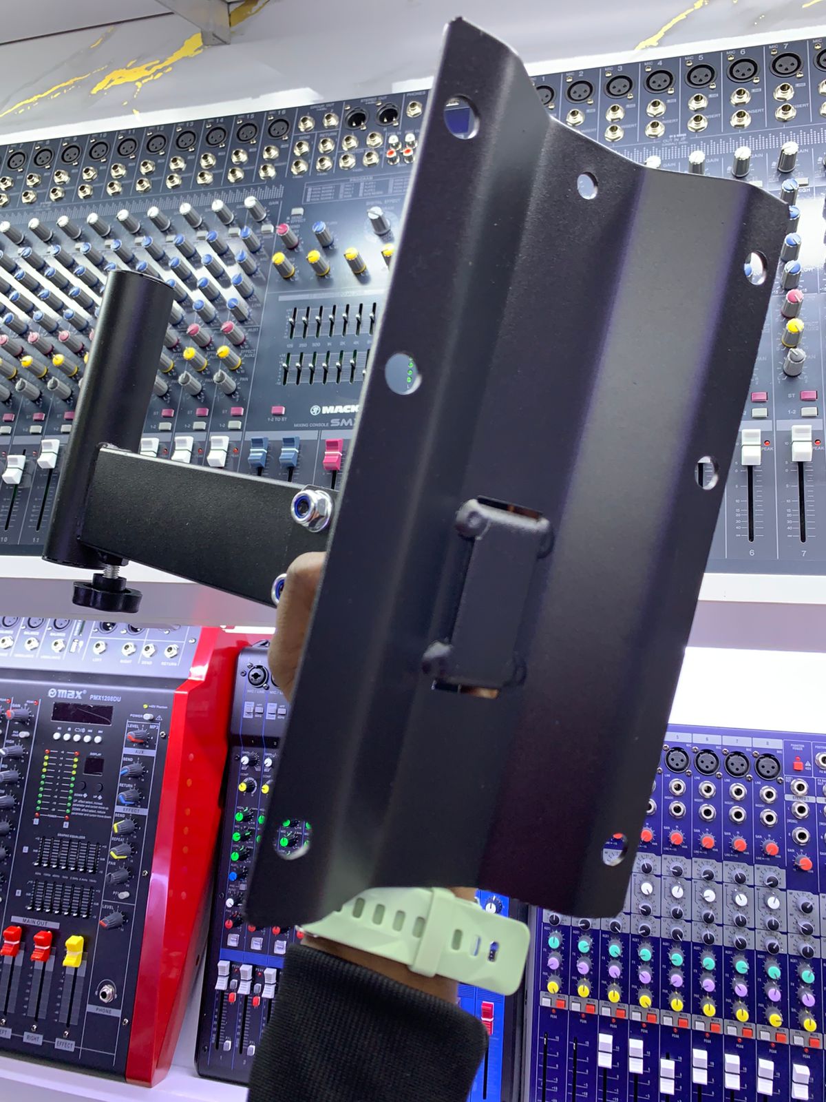 IS-338B Speaker Wall Bracket - Image 3