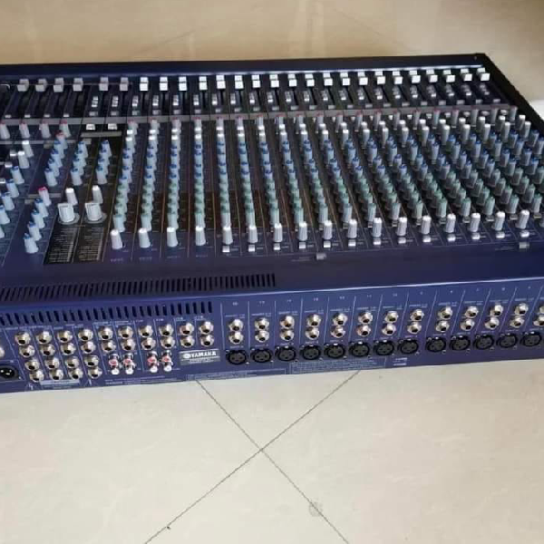 Yamaha MG24/14FX 24-Channel Analog Mixer - Image 1