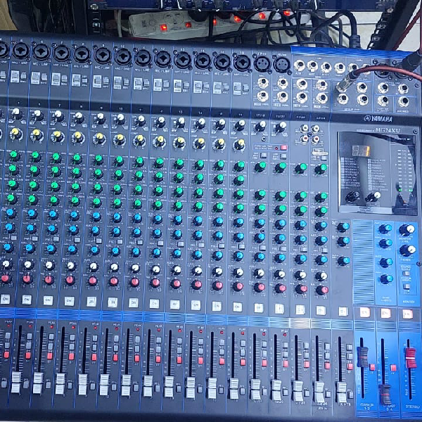 Yamaha MG24XU Mixer - Image 1