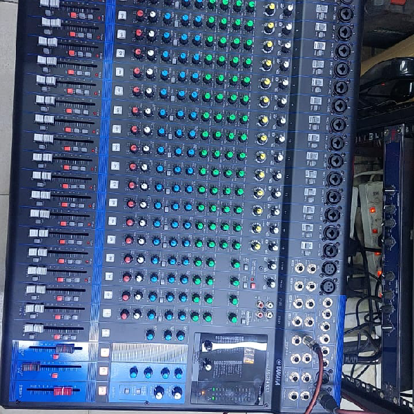 Yamaha MG24XU Mixer - Image 2