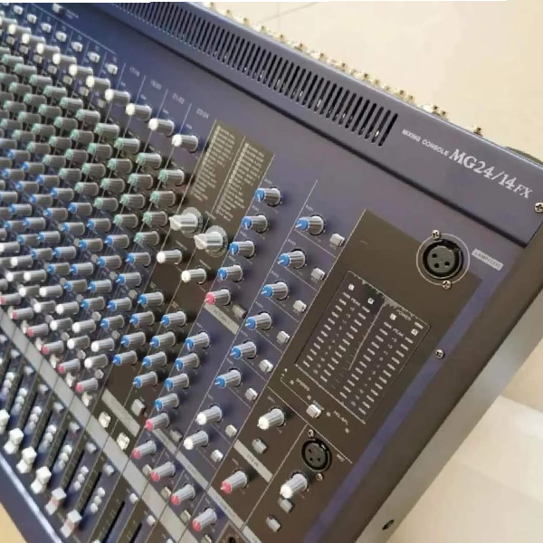 Yamaha MG24/14FX Analog Mixing Console - Image 2