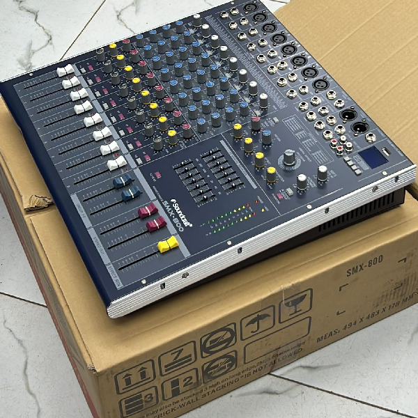 Soundcraft SMX800 8-Channel Mixer - Image 1