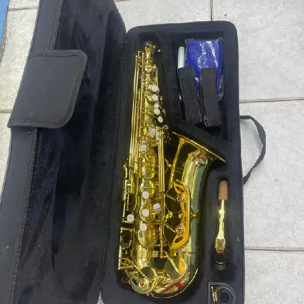 Yamaha Tenor Saxophone - Image 2