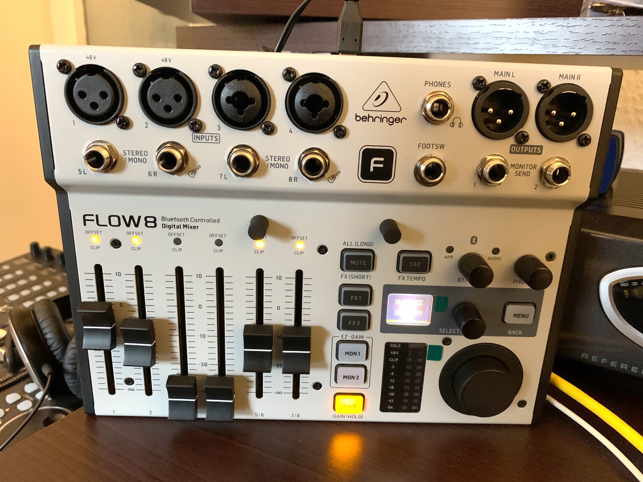 Behringer FLOW 8 Digital Mixer - Image 3