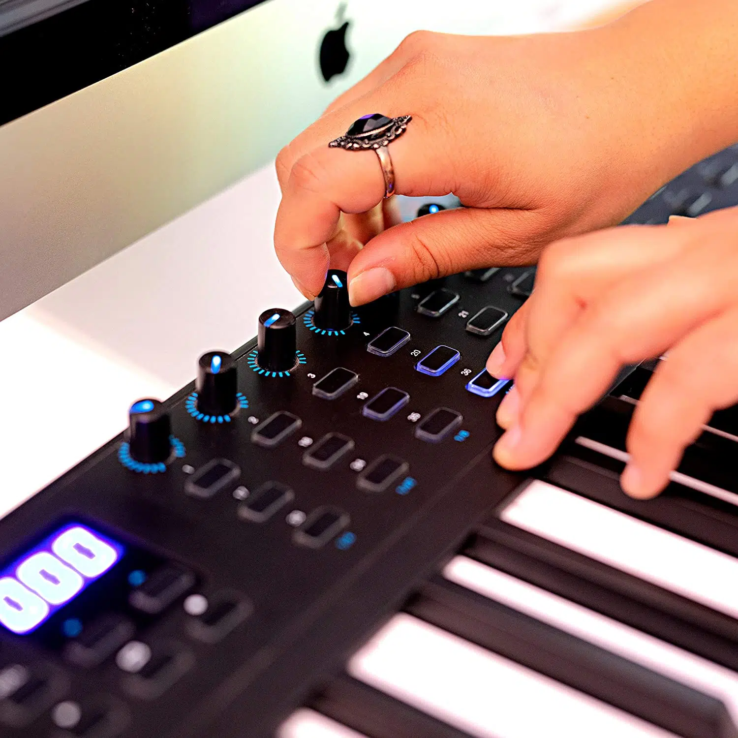Alesis VI61 61-Key USB MIDI Keyboard Controller - Image 2