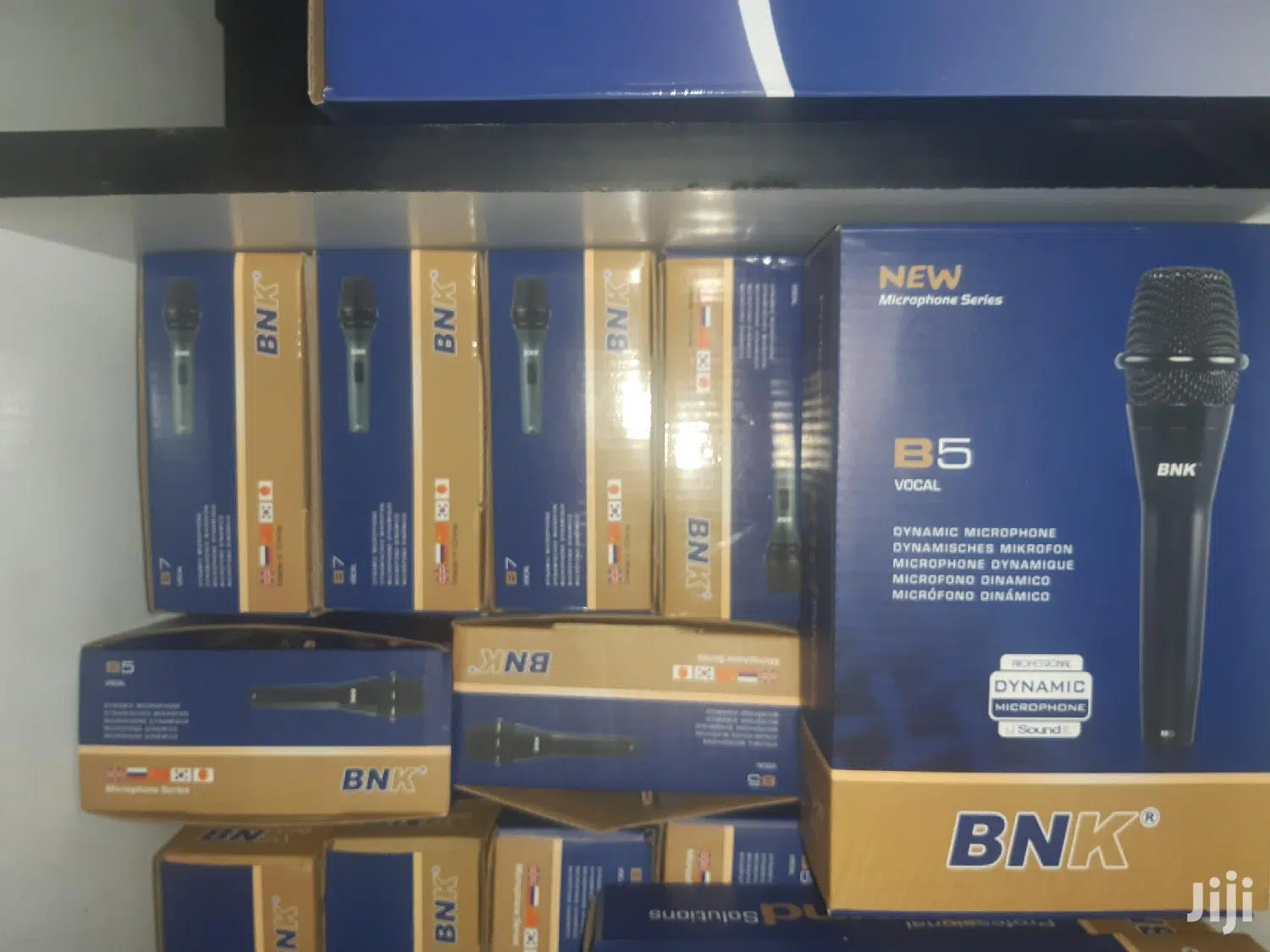 BNK B5S Professional Wired Dynamic Microphone - Image 2