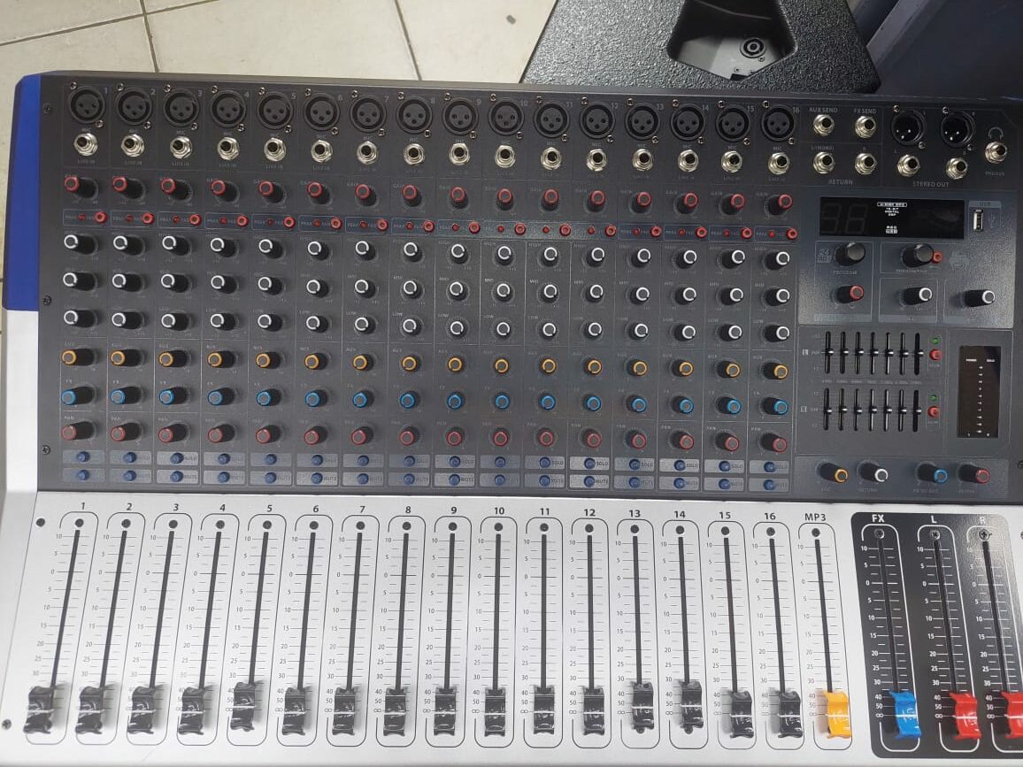 PevPro KV160 16-Channel Powered Mixer - Image 3